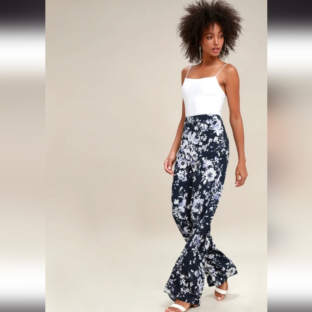 Lulu's Navy Blue Floral Print Wide-Leg Pants - Size M